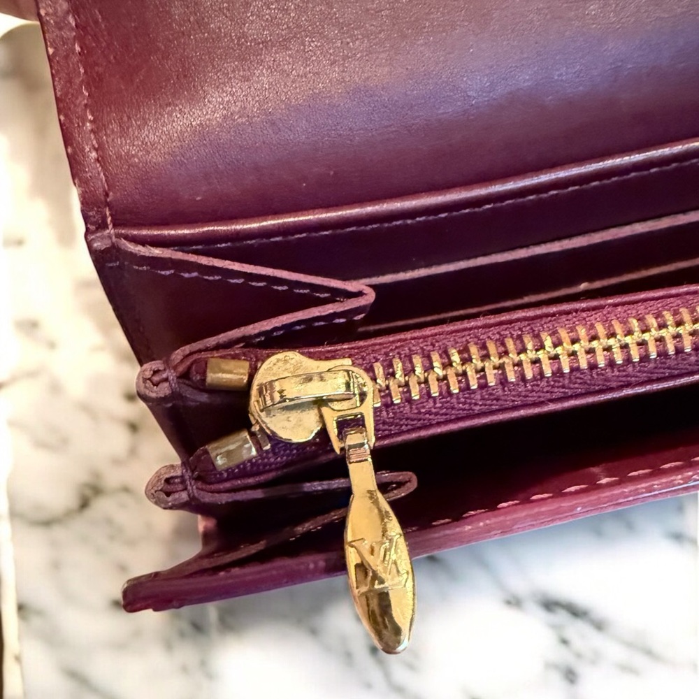 Louis Vuitton Amarante Monogram Vernis Sarah Wallet Rouge Fauviste EUC - Picture 14 of 14